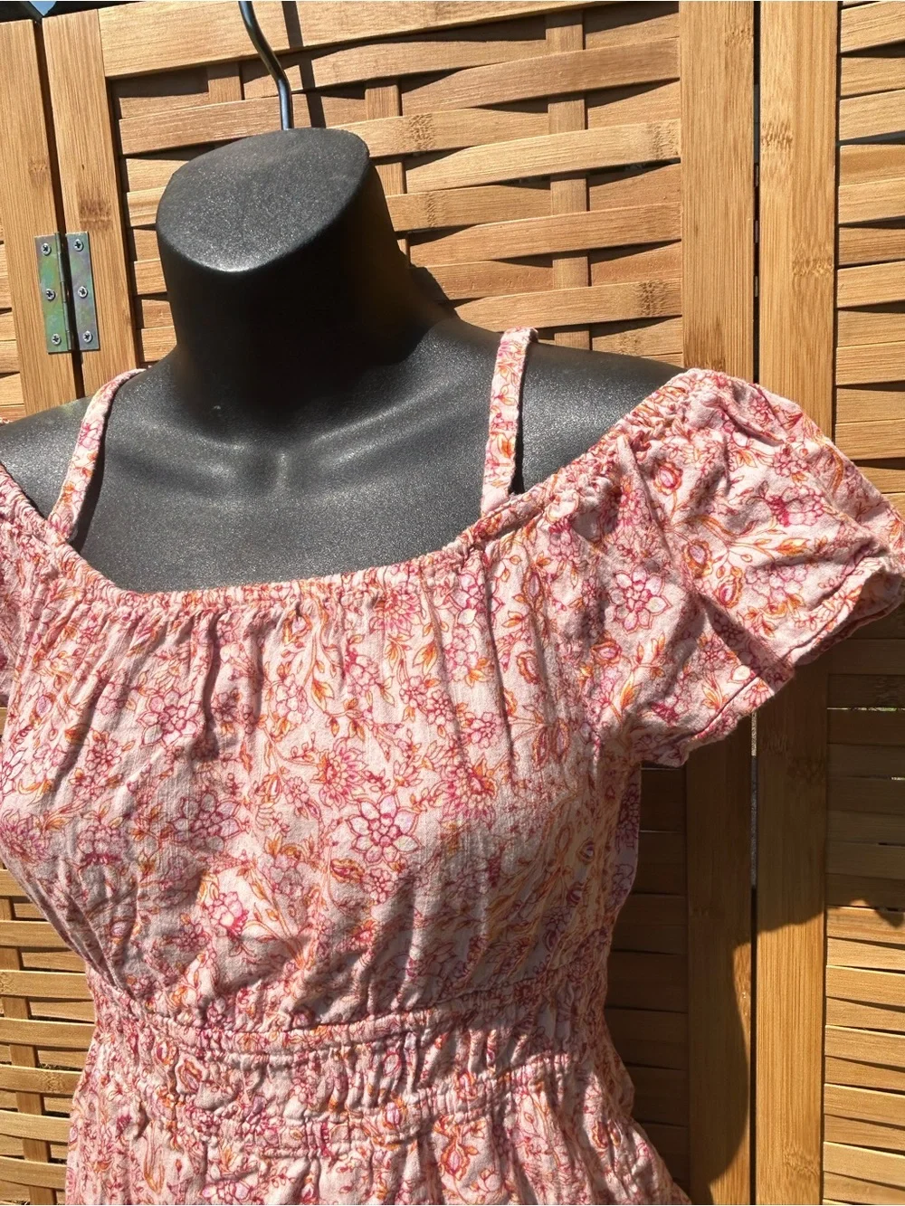 🔥3/$8-Old Navy Pink Paisley Off-Shoulder Tiered dress